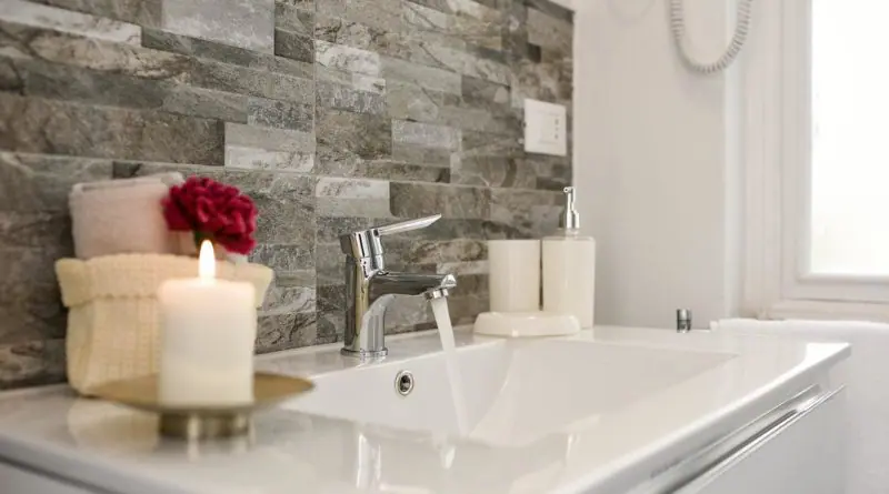 Décorer une petite salle de bain
