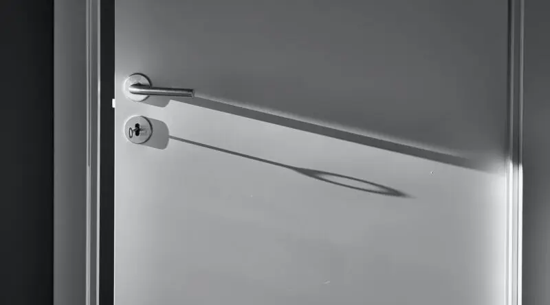 Installer une porte métallique