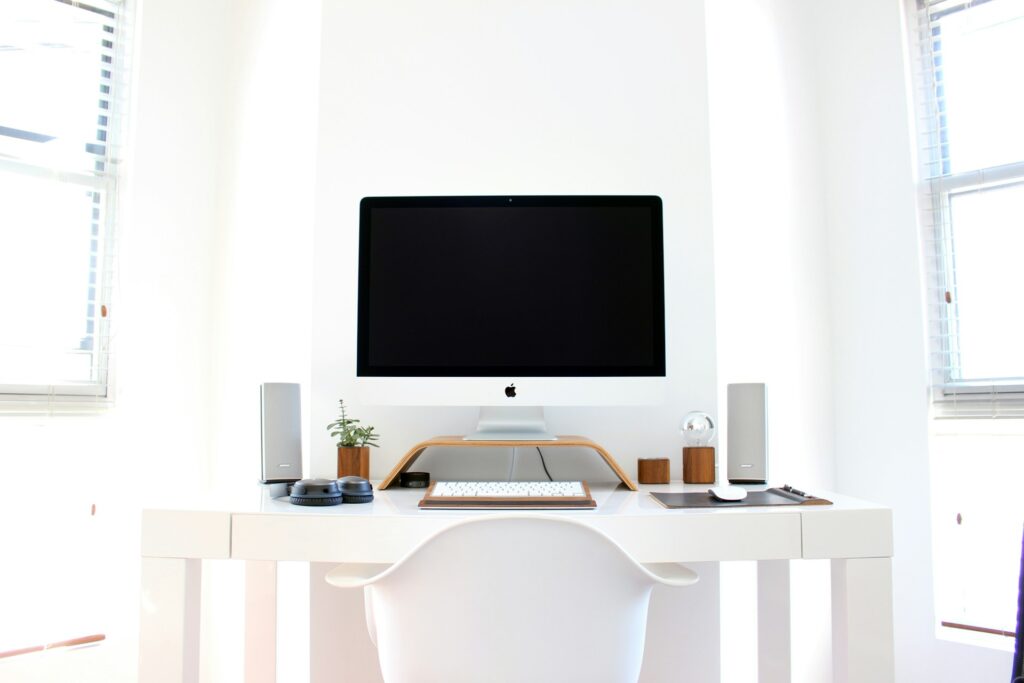 Installer un bureau mural rabattable