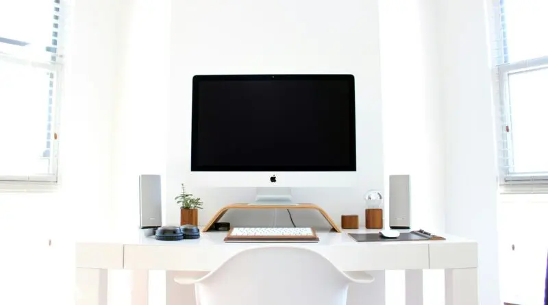 Installer un bureau mural rabattable