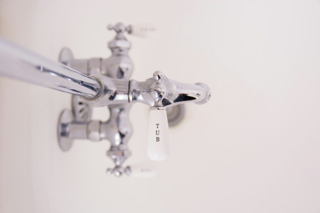 La plomberie de la salle de bain