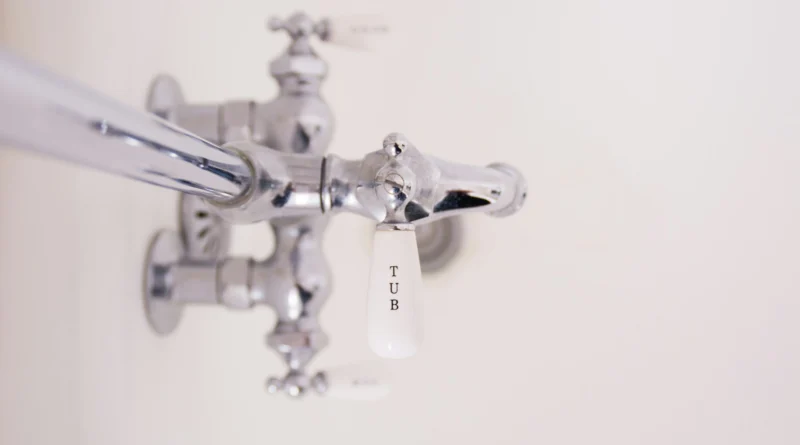 La plomberie de la salle de bain