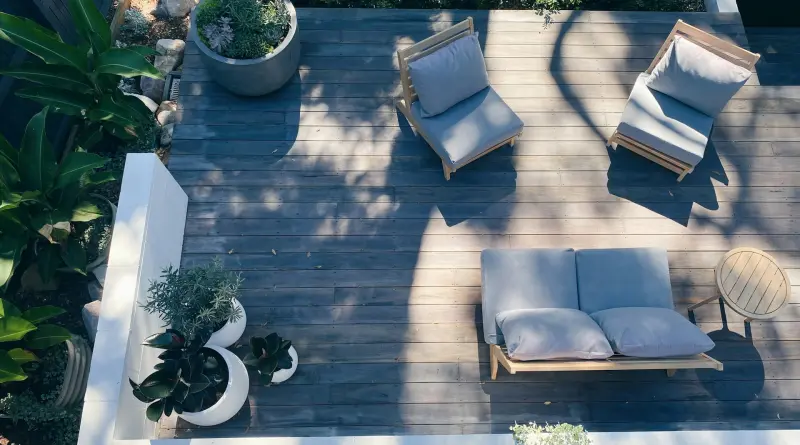 Réussir l’aménagement de sa terrasse pour les beaux jours : les erreurs à éviter