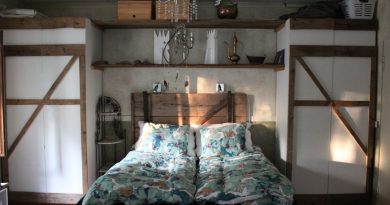 Transformer une vieille porte en tête de lit : guide DIY